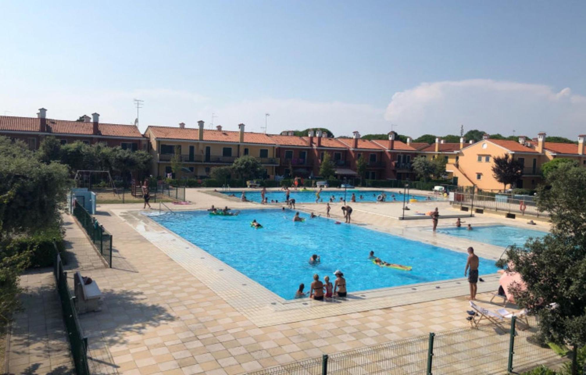Apartment Charming Near The With Pool Bibione