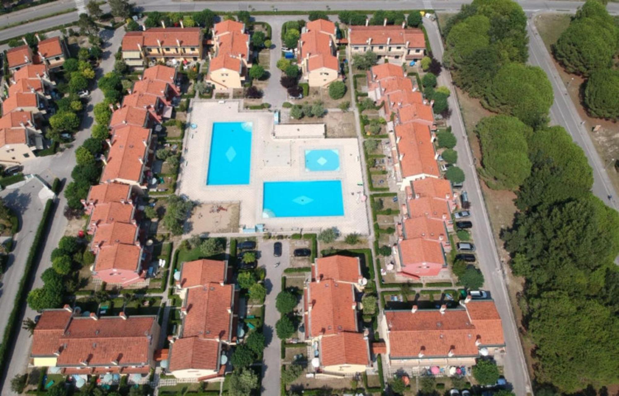 Charming Near The With Pool * Bibione